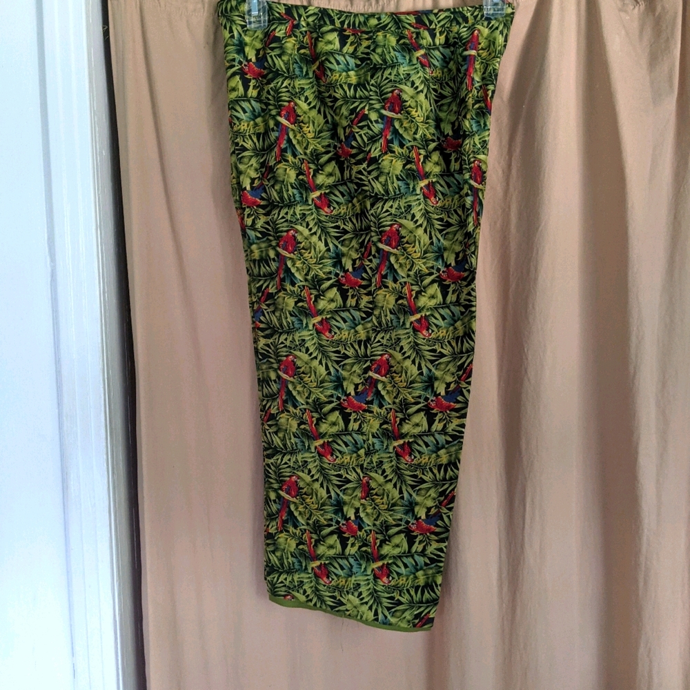 Silk Capri Pants in Jungle Parrot Print